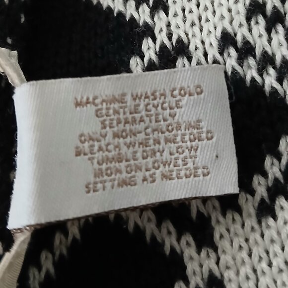 Chicos Sweater Size 1 US M Thick Fringe Trim Cardigan Diamond Plaid - Picture 10 of 10